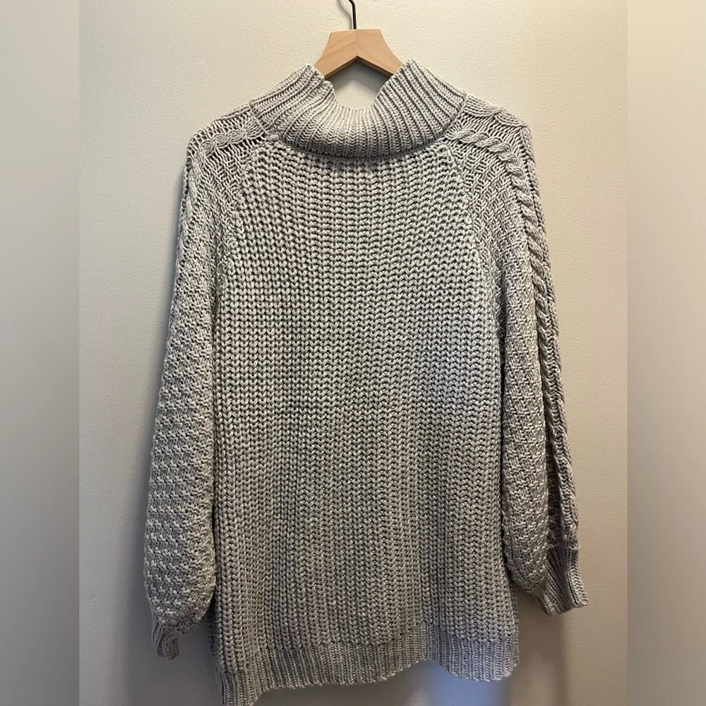 Comfy Gray Sweater - Picture 5 of 6